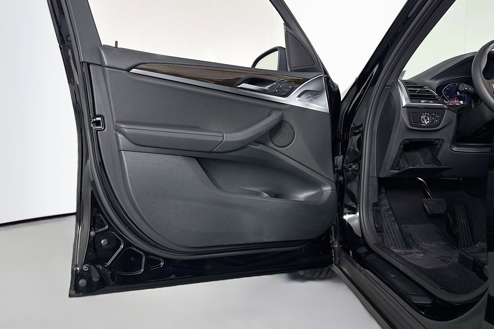 Used 2023 BMW X3 sDrive30i w/ Premium Package w/ZPA image 20