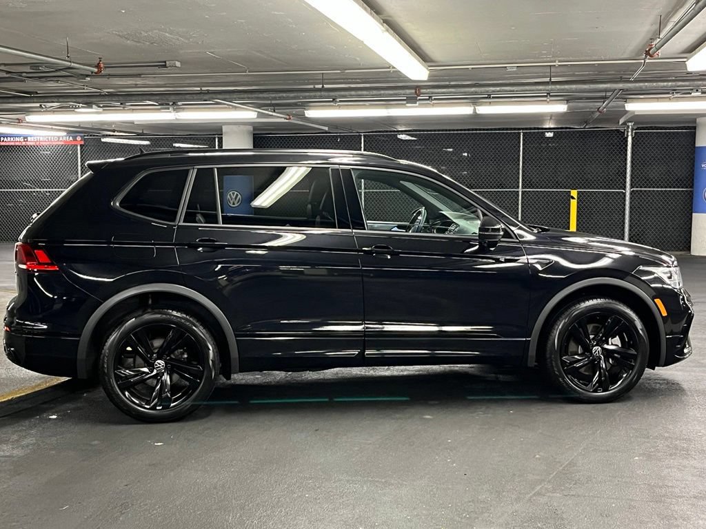 Certified 2023 Volkswagen Tiguan SE R-Line AWD/4WD image 38