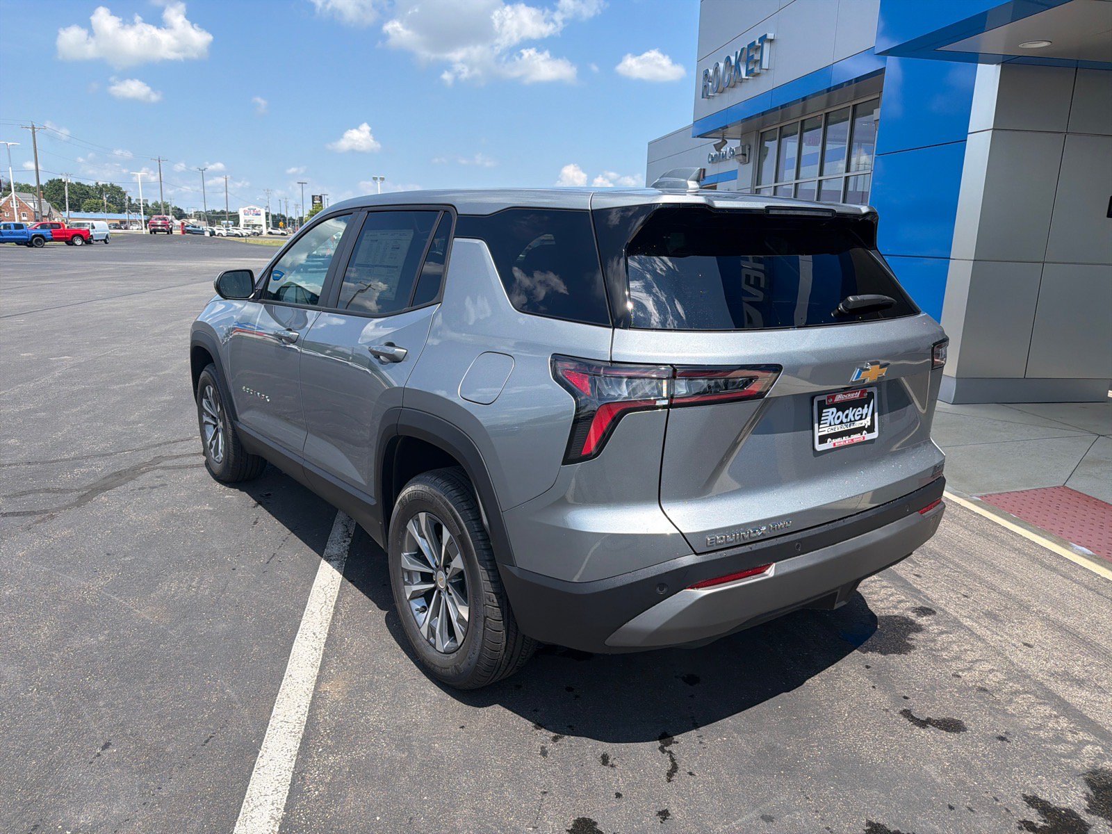 New 2027 Chevrolet Equinox LT AWD/4WD image 2