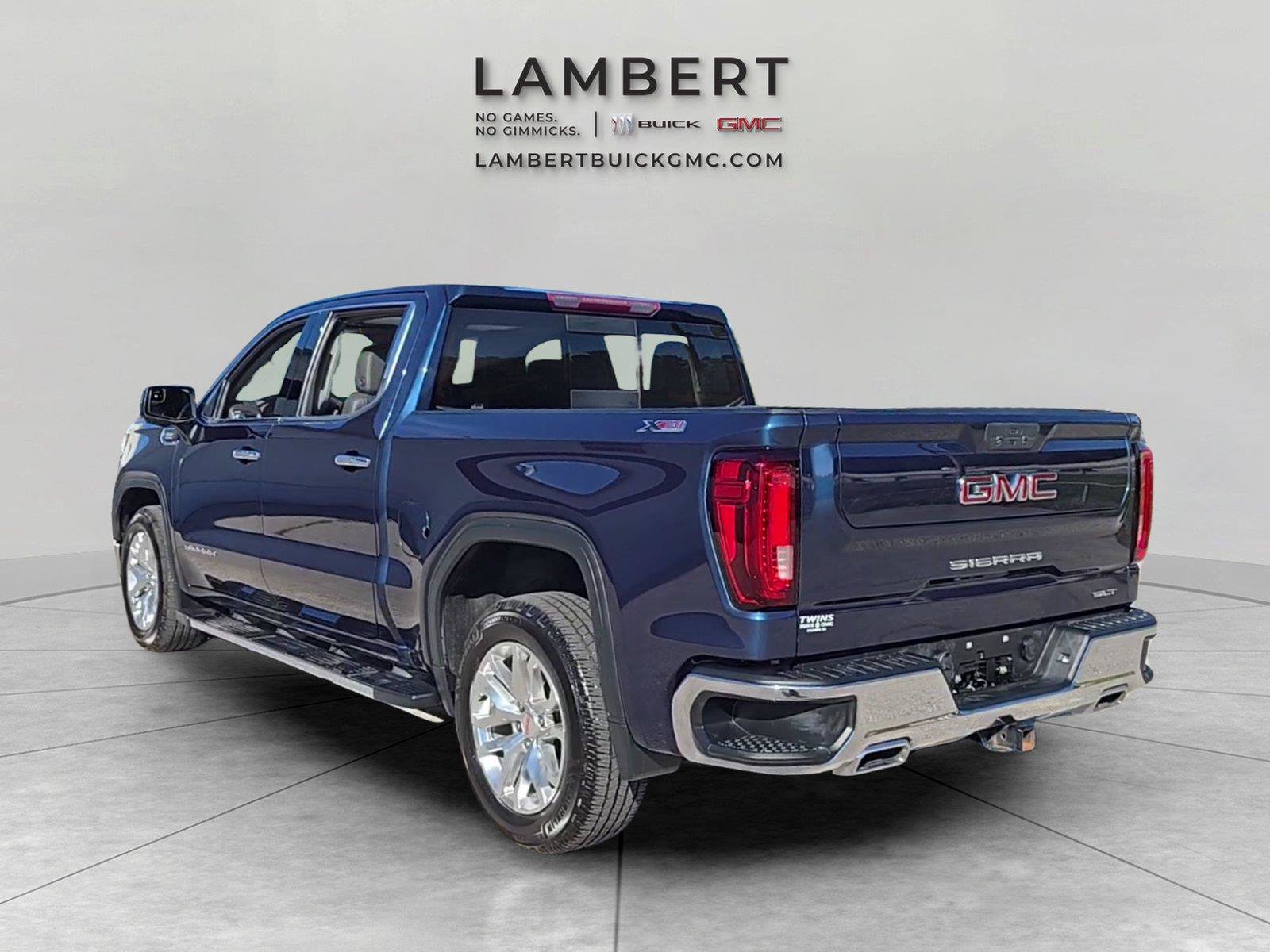 Used 2022 GMC Sierra 1500 SLT AWD/4WD image 3