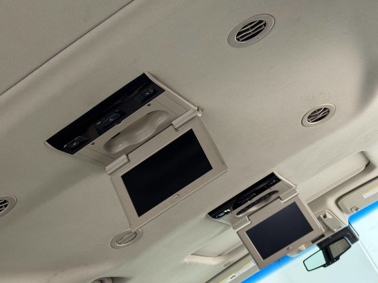 Used 2016 Cadillac Escalade ESV Premium AWD/4WD image 98