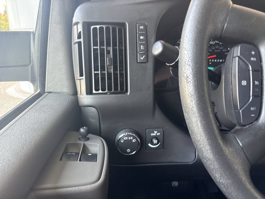 Used 2020 Chevrolet Express 3500 LT w/ LT Preferred Equipment Group RWD image 17