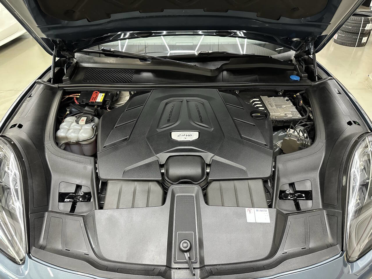 Used 2019 Porsche Cayenne S image 7