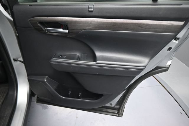 Used 2021 Toyota Highlander Platinum AWD/4WD image 15