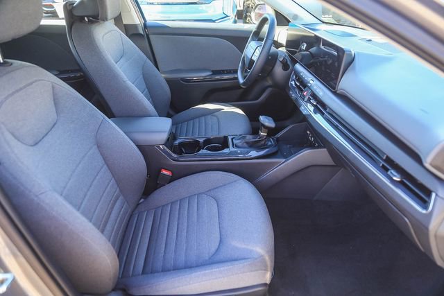 Used 2025 Kia K4 EX image 17