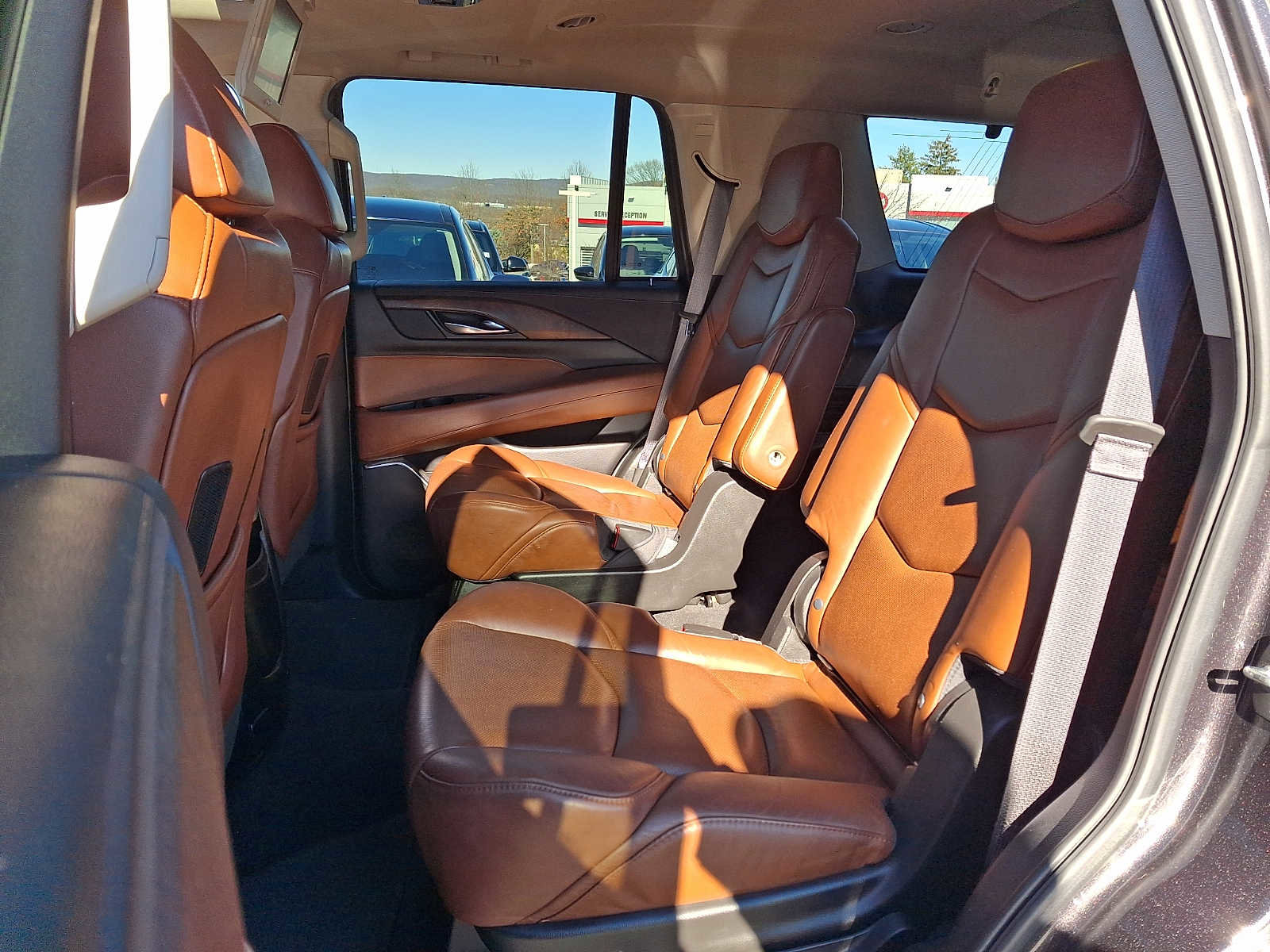 Used 2017 Cadillac Escalade Premium Luxury image 8