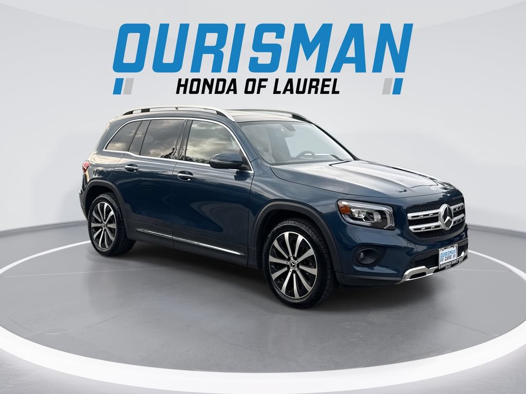 Used 2022 Mercedes-Benz GLB 250 4MATIC w/ Premium Package Lite image 2