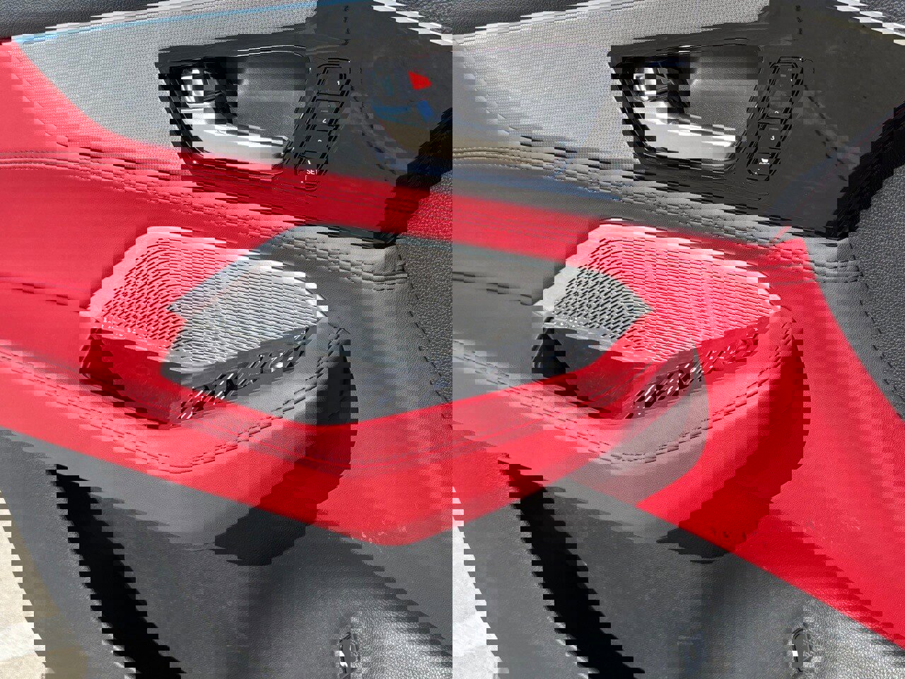 Used 2022 Acura MDX A-Spec image 32