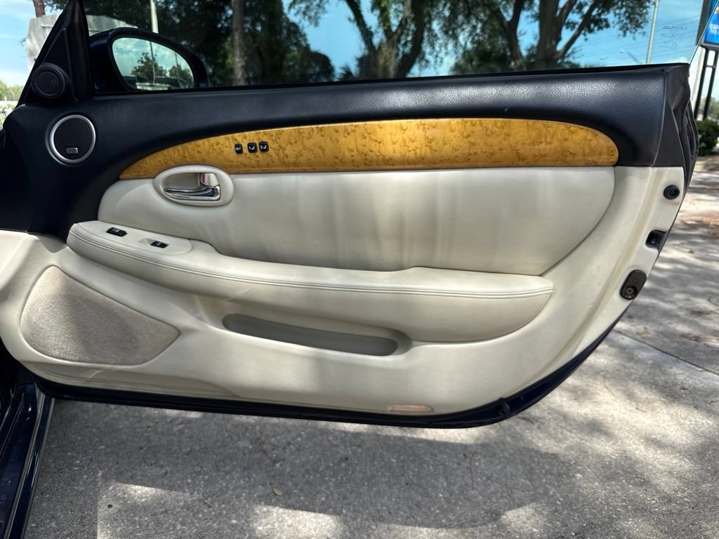 Used 2005 Lexus SC 430 Convertible RWD image 17