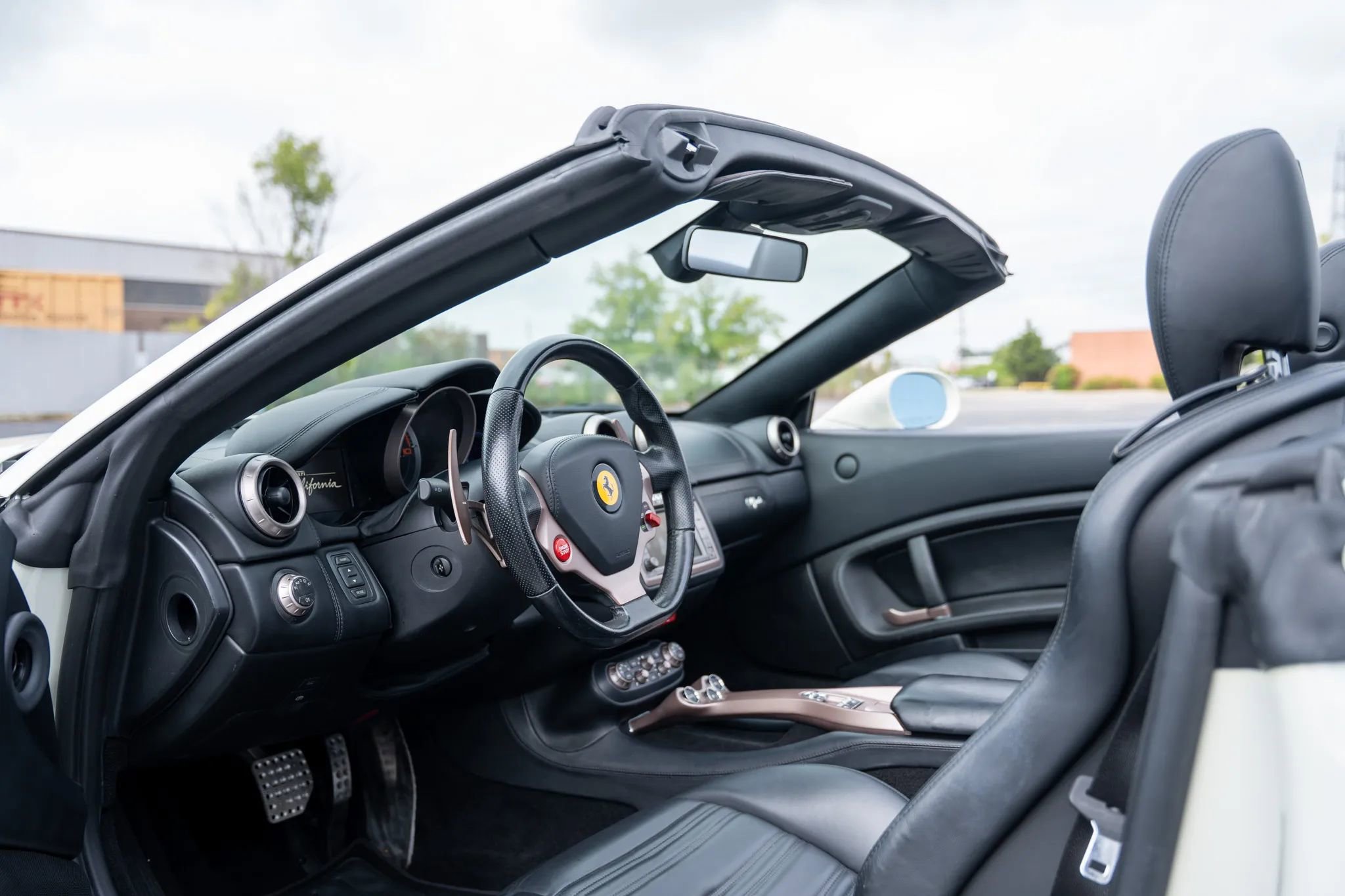 Used 2014 Ferrari California image 2