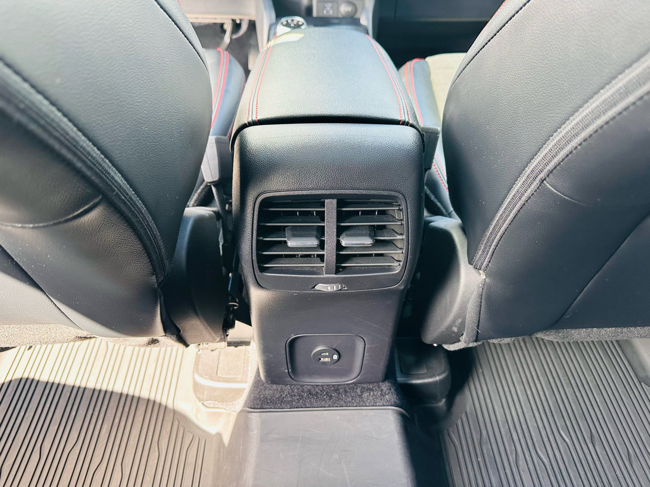 Used 2022 Ford Escape SEL w/ SEL Stealth AWD Package image 37