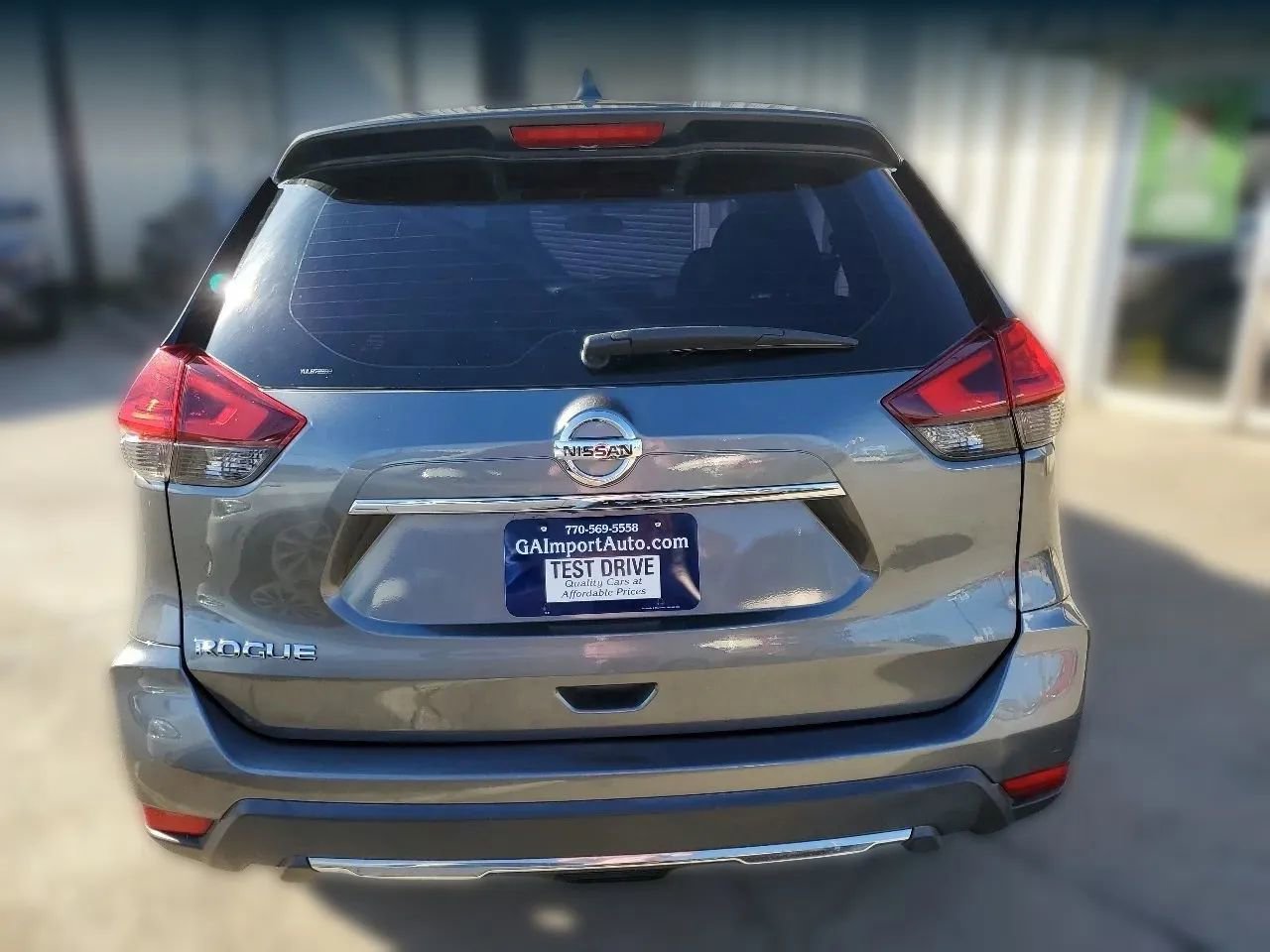 Used 2017 Nissan Rogue SV FWD image 6