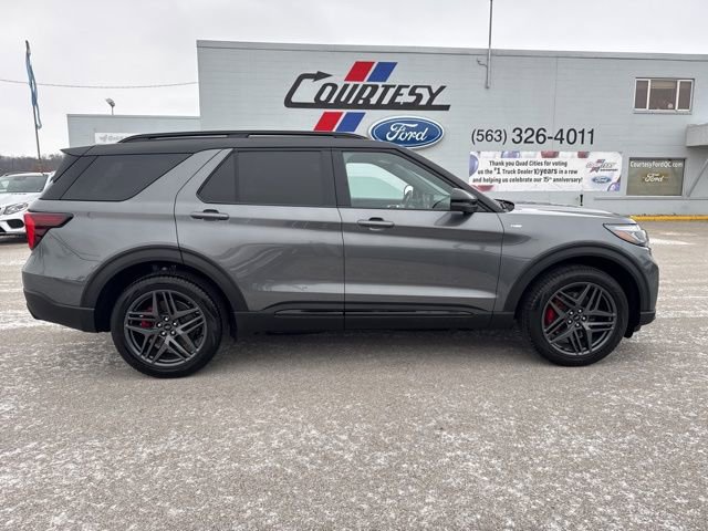 Used 2025 Ford Explorer ST-Line w/ Premium Package AWD/4WD image 6