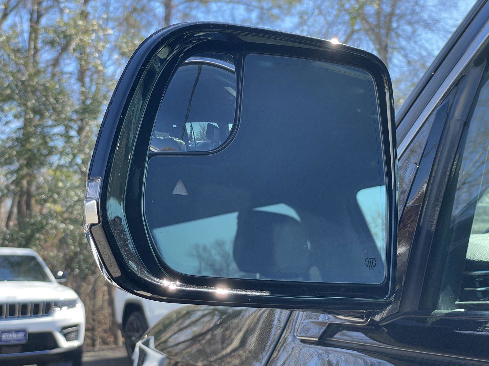 Certified 2024 Jeep Wagoneer Series III image 37