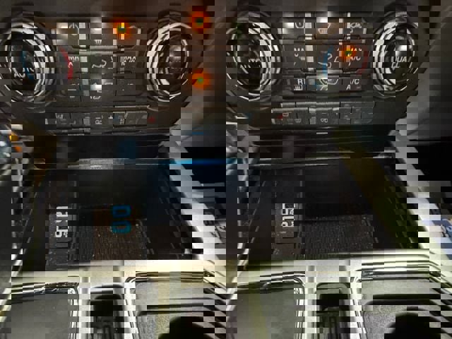 Used 2017 Ford F150 Lariat w/ Equipment Group 502A Luxury image 36