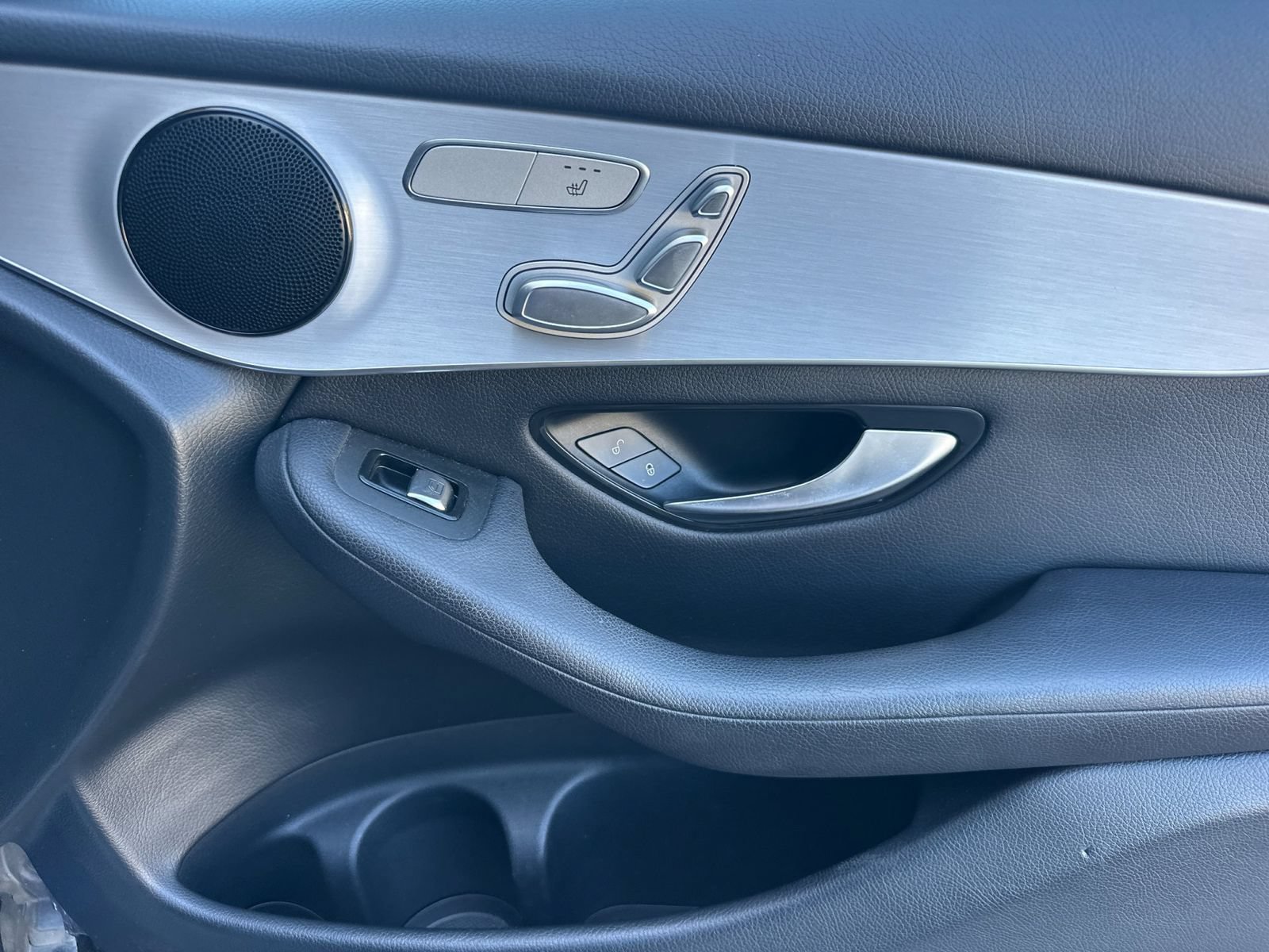Used 2019 Mercedes-Benz GLC 300 image 18