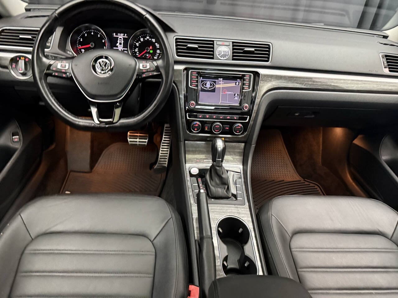Used 2016 Volkswagen Passat 1.8T FWD image 28