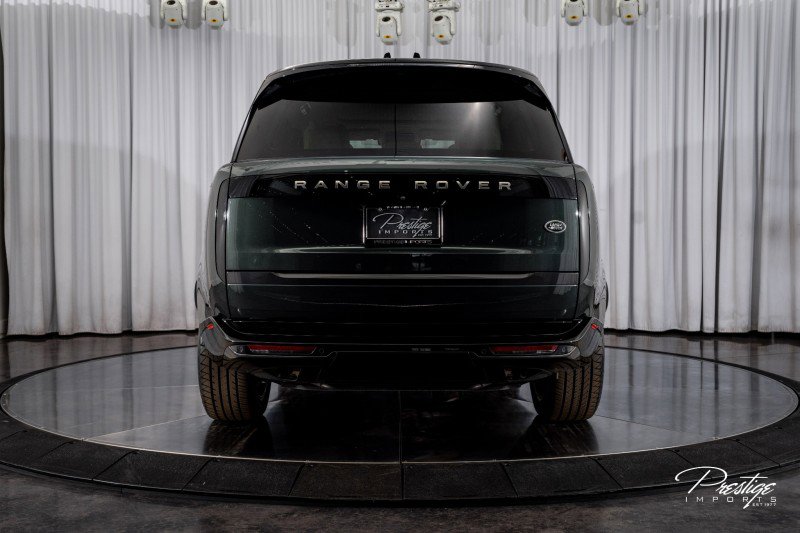 Used 2023 Land Rover Range Rover SE image 10