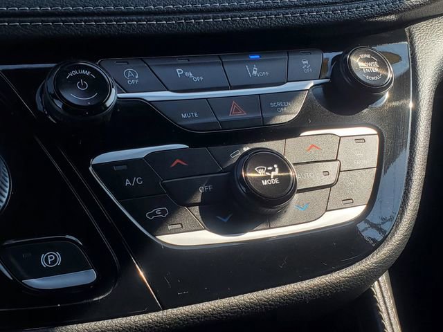 Used 2023 Chrysler Pacifica Limited w/ S Appearance Package image 24