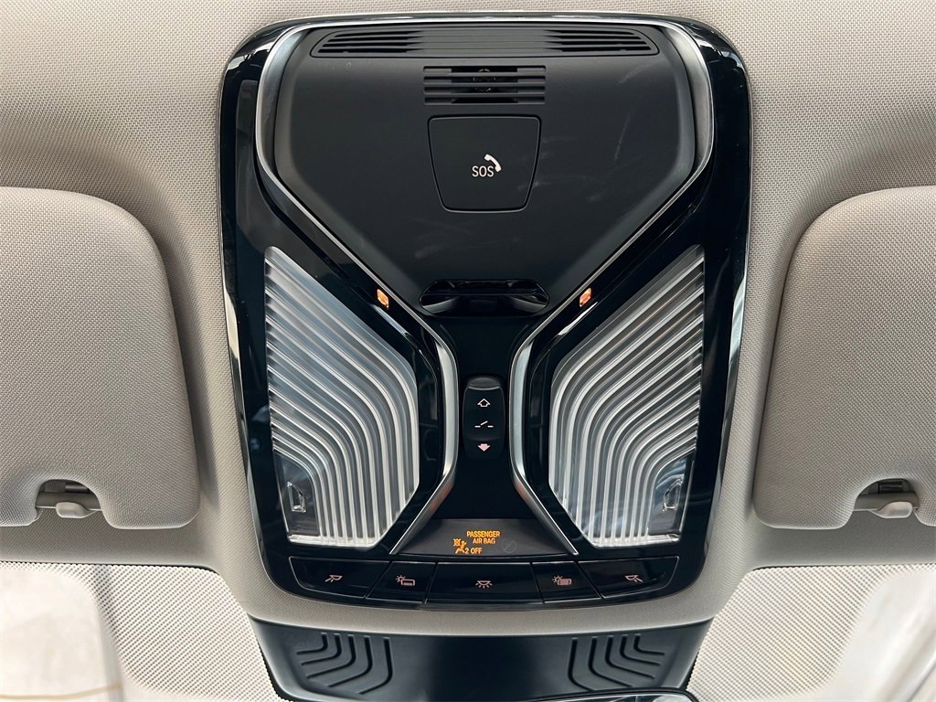 Used 2022 BMW 740i image 42