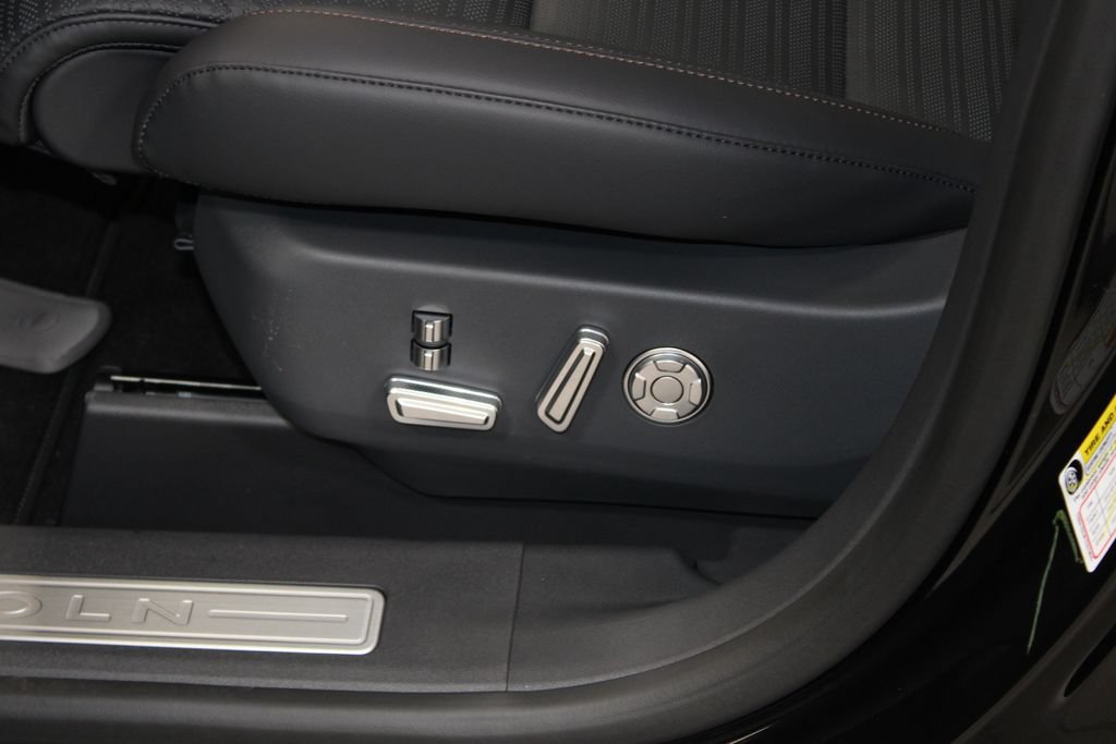 New 2026 Lincoln Nautilus Reserve AWD/4WD image 21