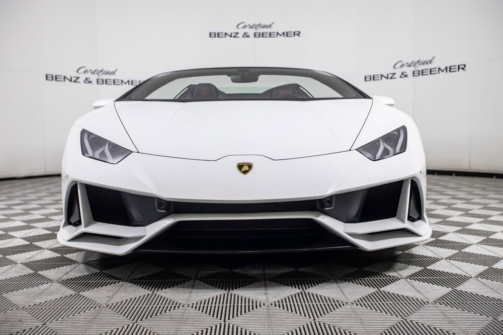 Used 2020 Lamborghini Huracan EVO image 11