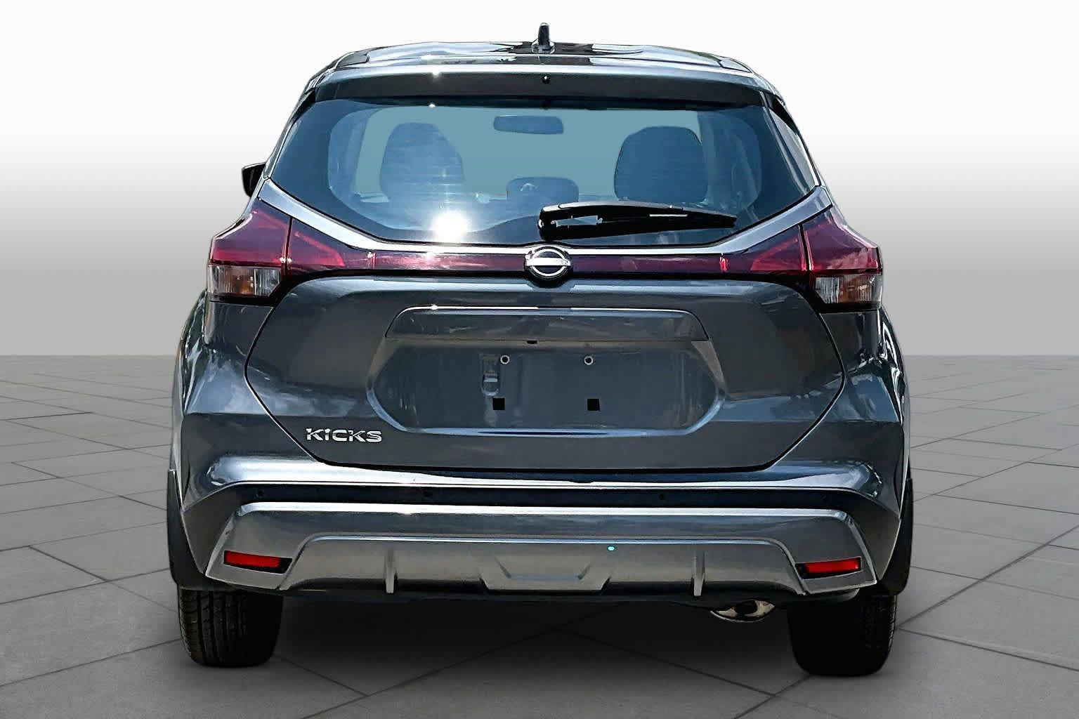 Used 2023 Nissan Kicks S FWD image 5
