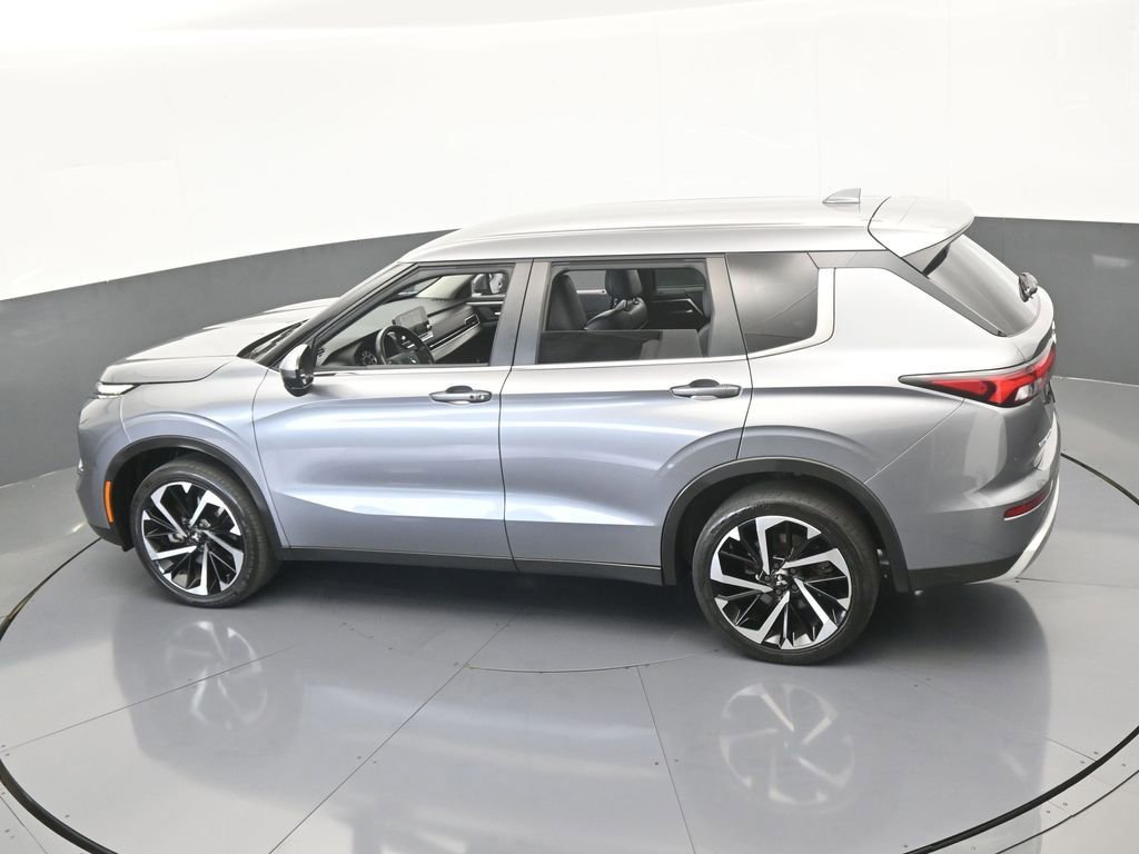 Used 2022 Mitsubishi Outlander SE image 51