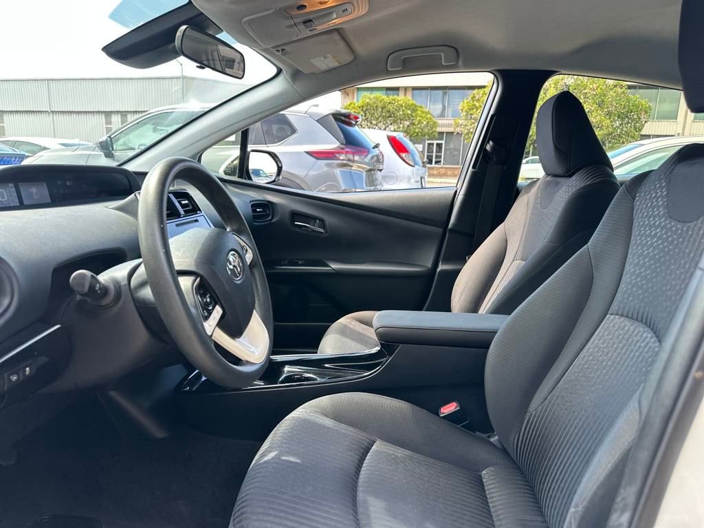 Used 2018 Toyota Prius Two image 12