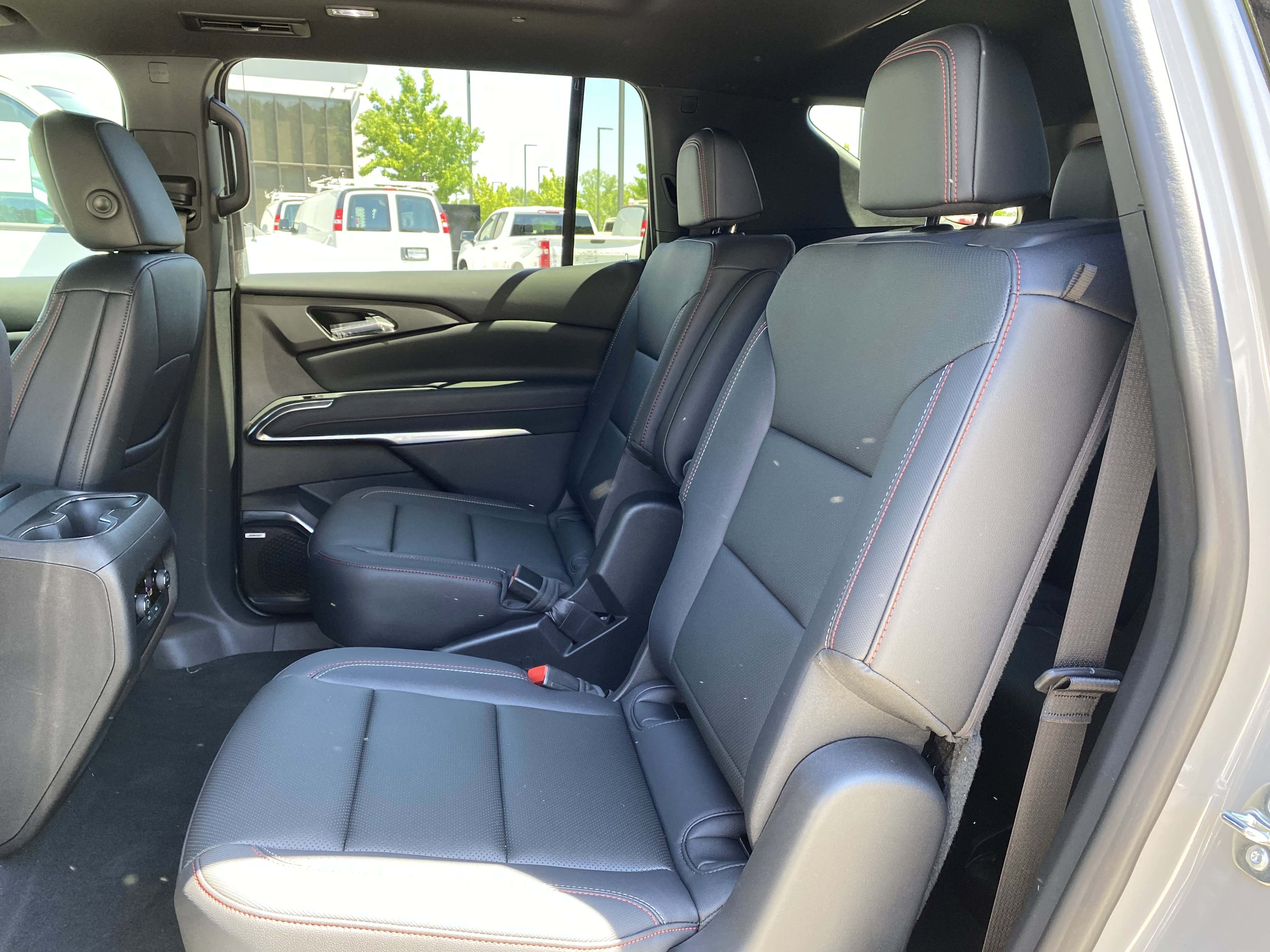 New 2026 Chevrolet Traverse Z71 w/ Enhanced Driving Package AWD/4WD image 38