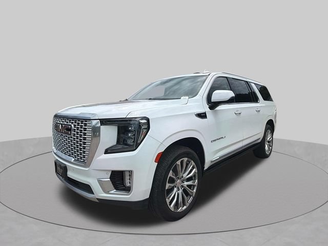 Used 2022 GMC Yukon XL Denali w/ Advanced Technology Package AWD/4WD image 9