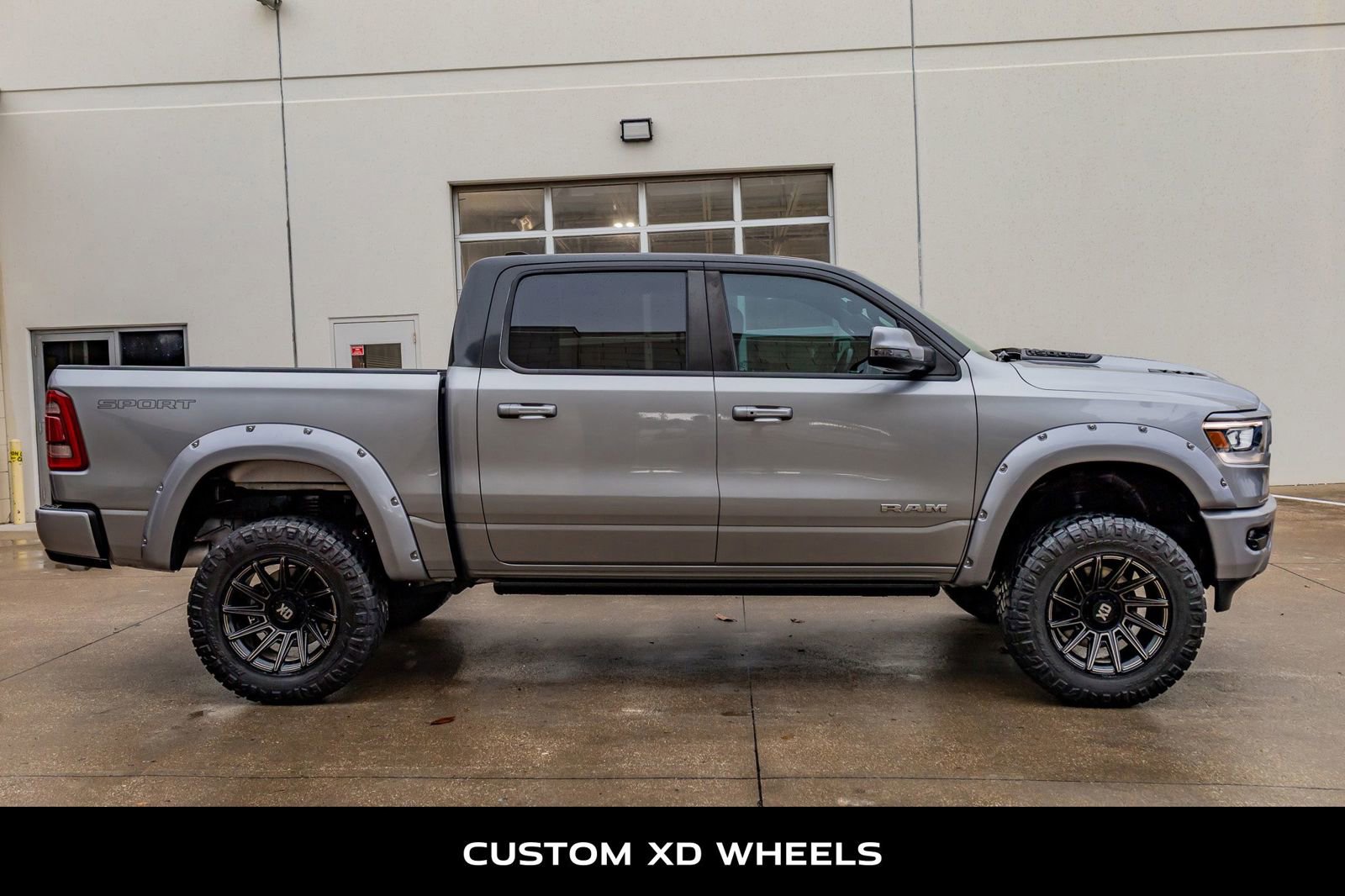 Used 2023 RAM 1500 Laramie AWD/4WD image 10