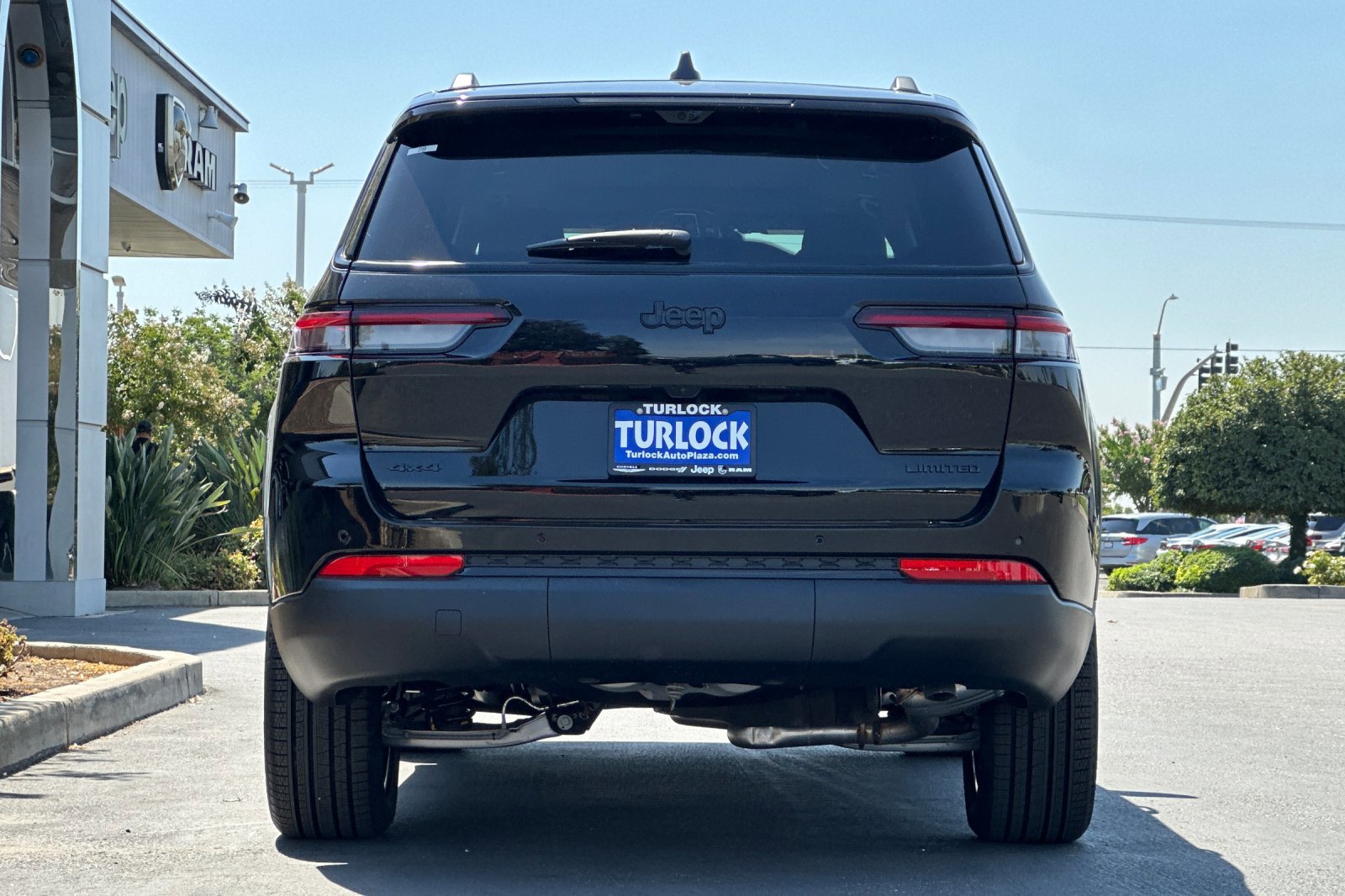 New 2025 Jeep Grand Cherokee L Limited w/ Luxury Tech Group II image 5