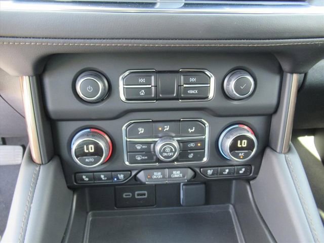 Used 2024 Chevrolet Suburban High Country w/ Advanced Technology Package AWD/4WD image 27