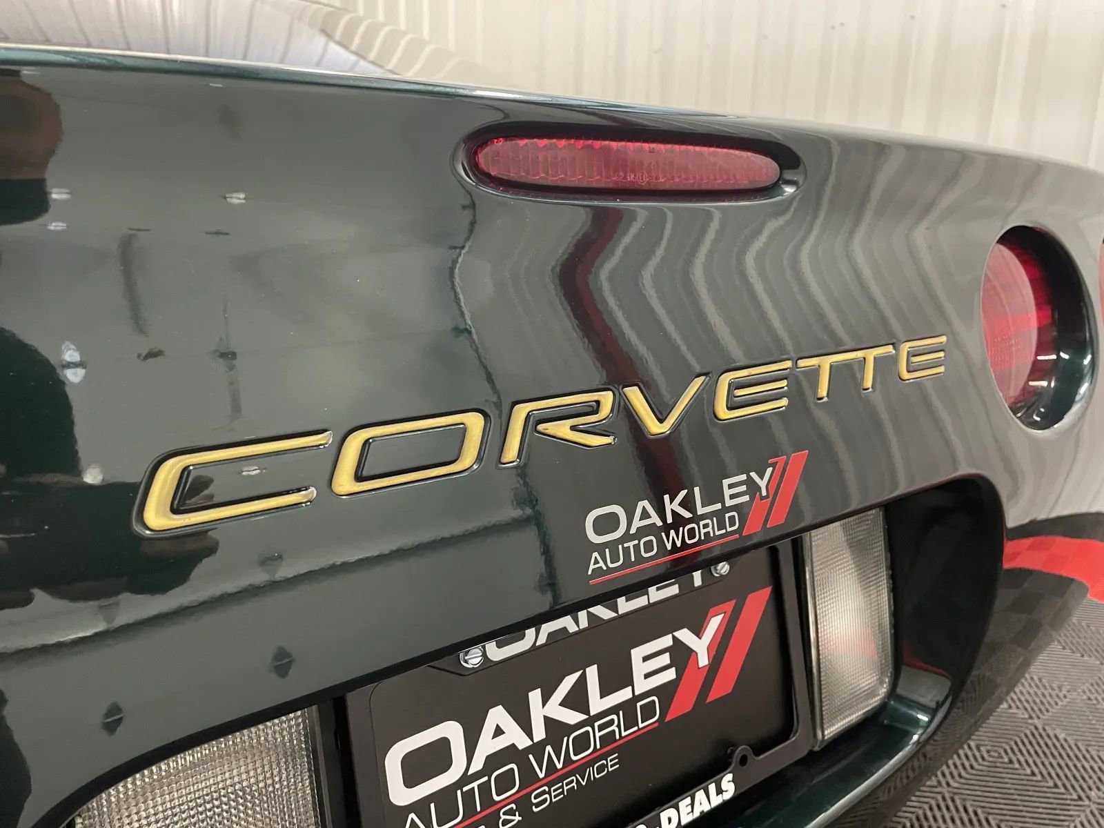 Used 2000 Chevrolet Corvette Coupe w/ Roof Pkg RWD image 17