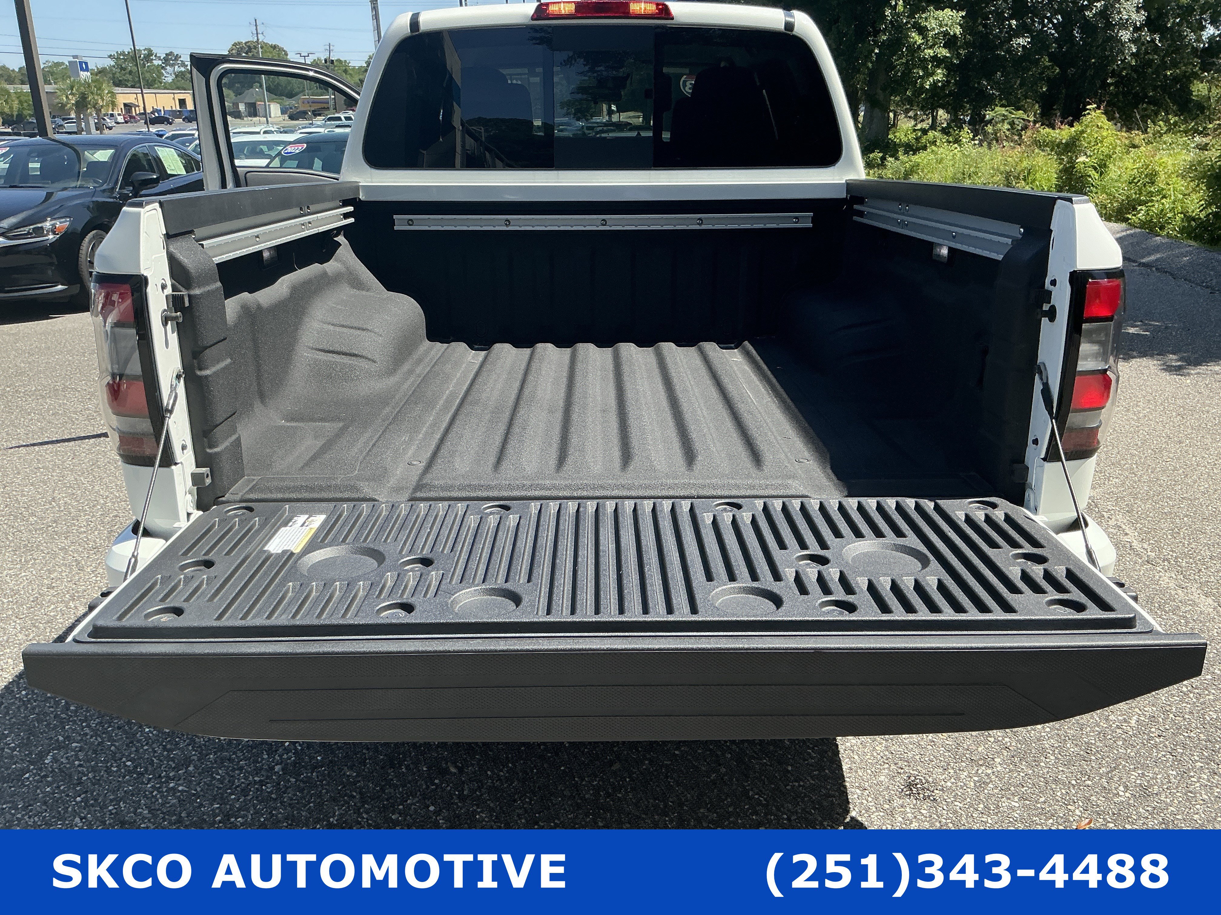 Used 2023 Nissan Frontier SV w/ SV Convenience Package AWD/4WD image 21