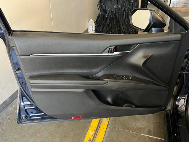 Used 2022 Toyota Camry SE FWD image 25