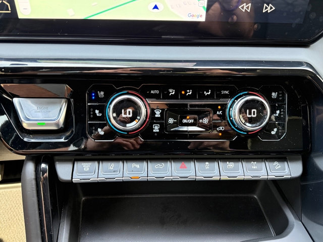 Used 2026 GMC Sierra 2500 AT4X image 33