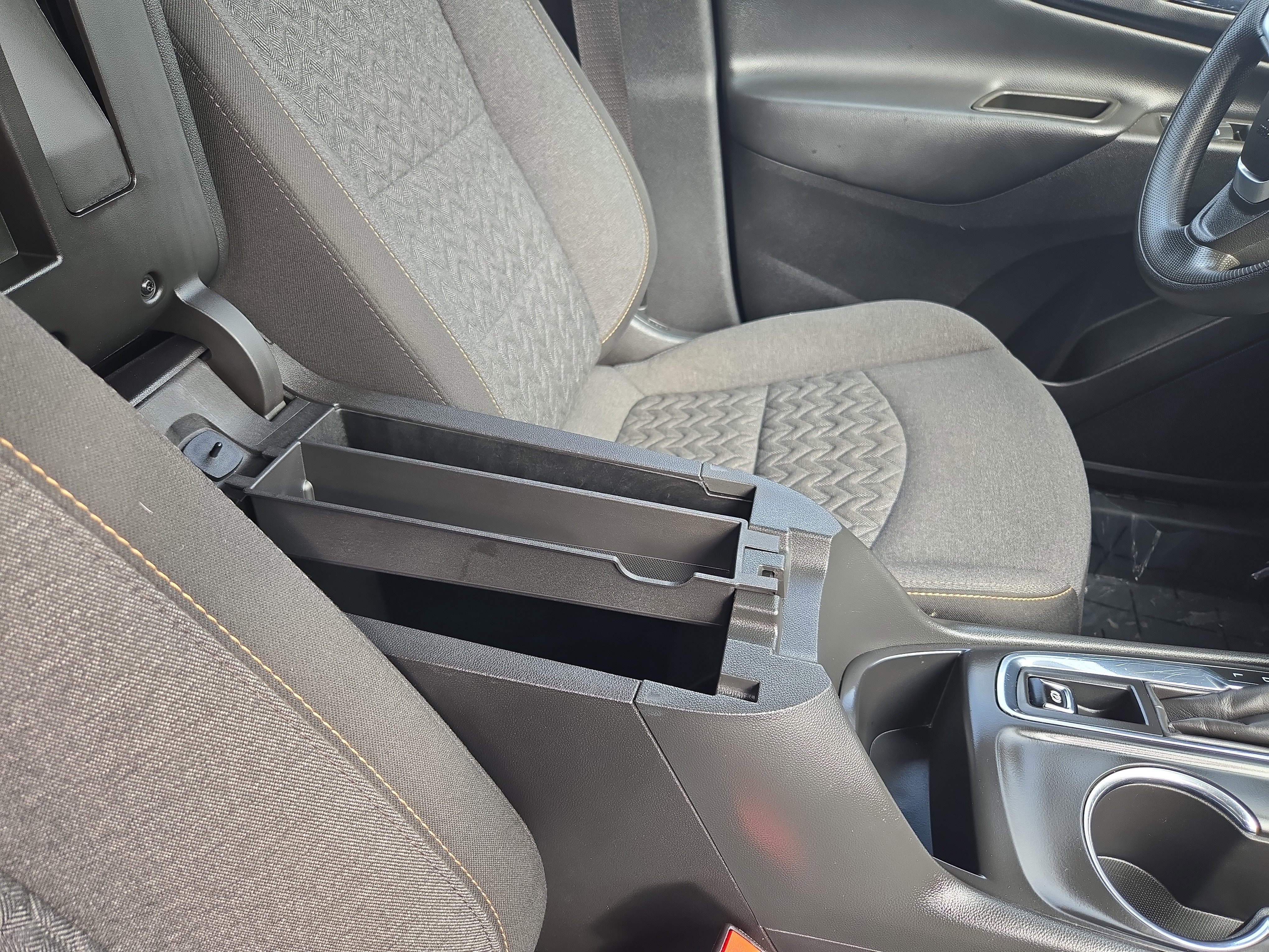 Used 2023 Chevrolet Equinox LT image 27