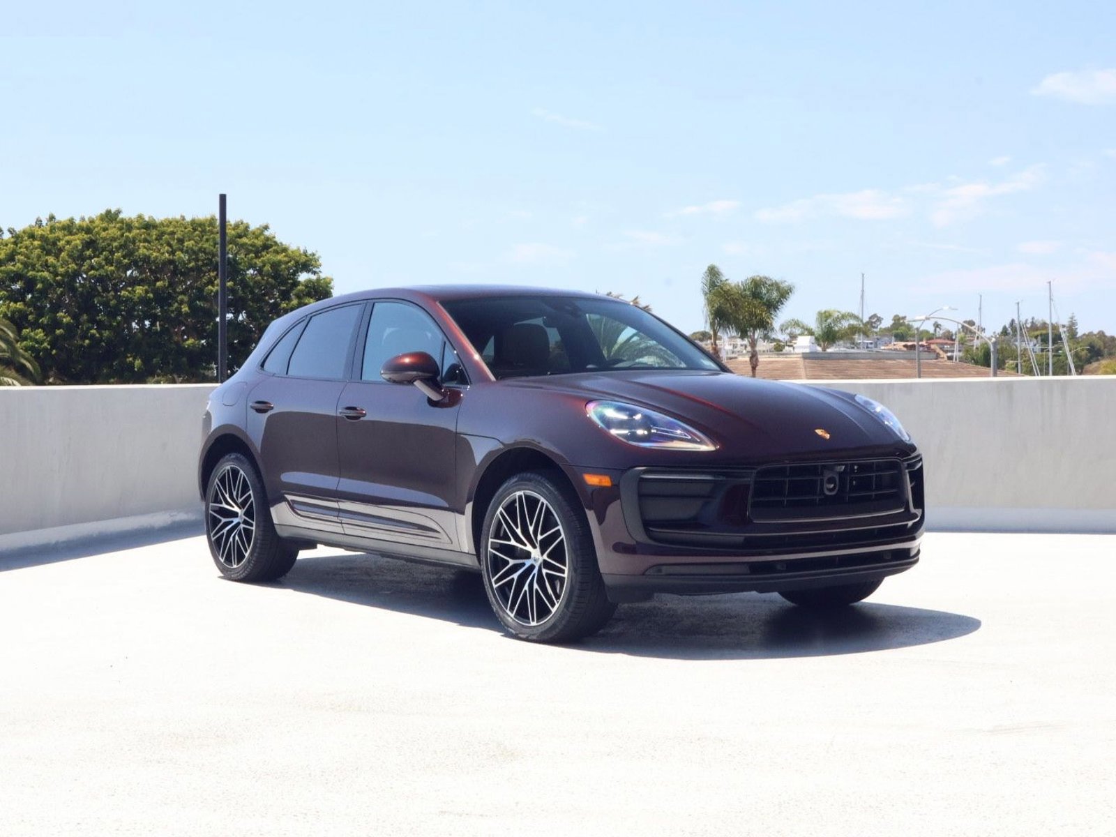 Certified 2025 Porsche Macan AWD/4WD image 7