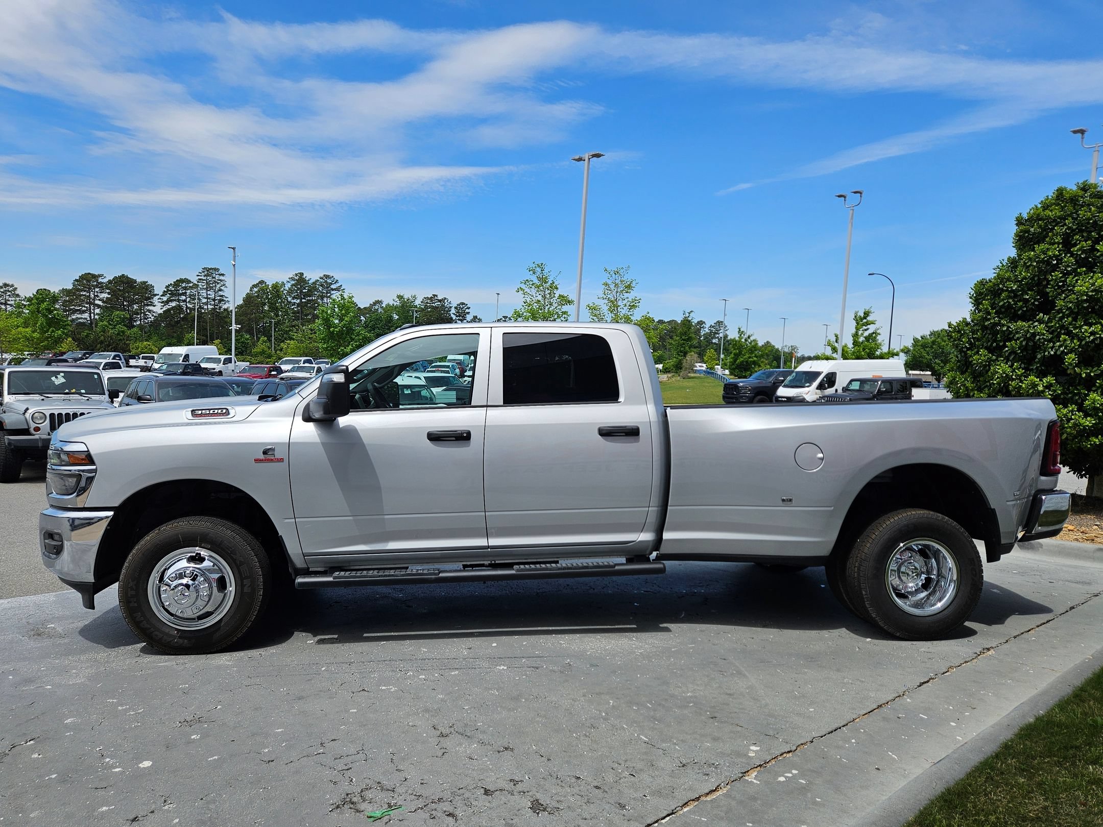 New 2026 RAM 3500 Tradesman AWD/4WD image 4