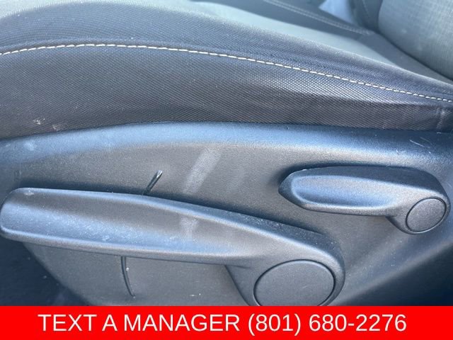 Used 2017 Jeep Cherokee Latitude w/ Cold Weather Group AWD/4WD image 13