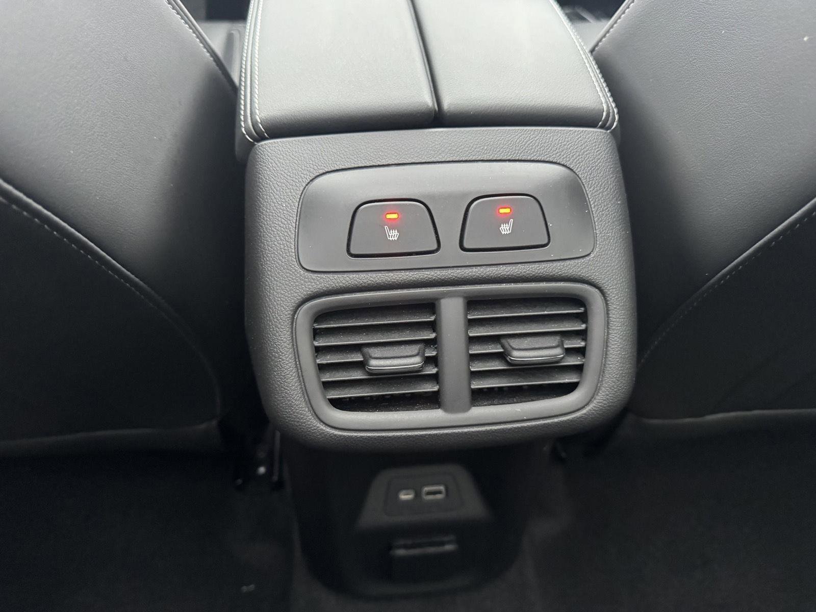 Used 2022 Buick Envision Avenir w/ Technology Package II image 19