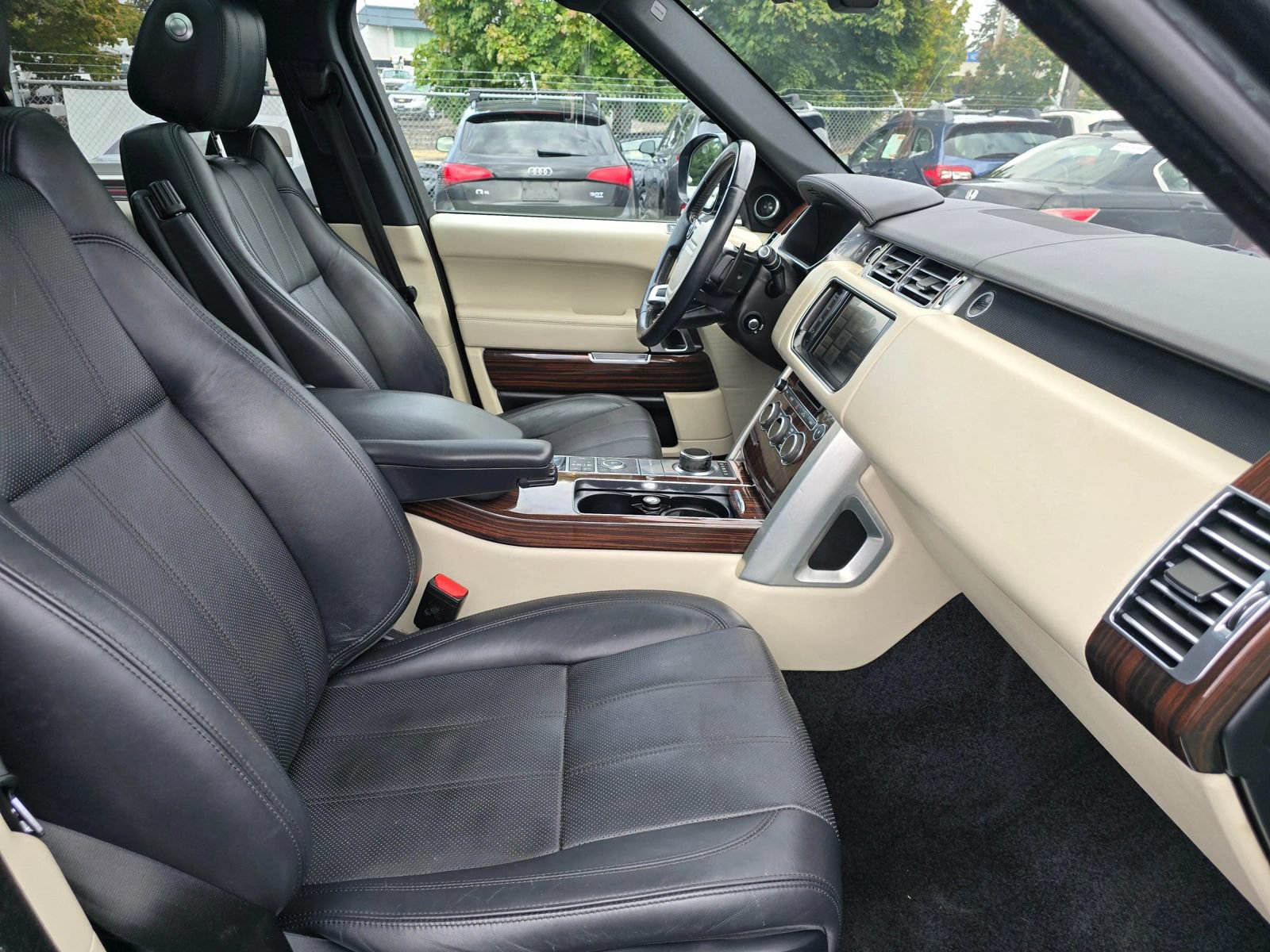 Used 2014 Land Rover Range Rover Supercharged AWD/4WD image 11