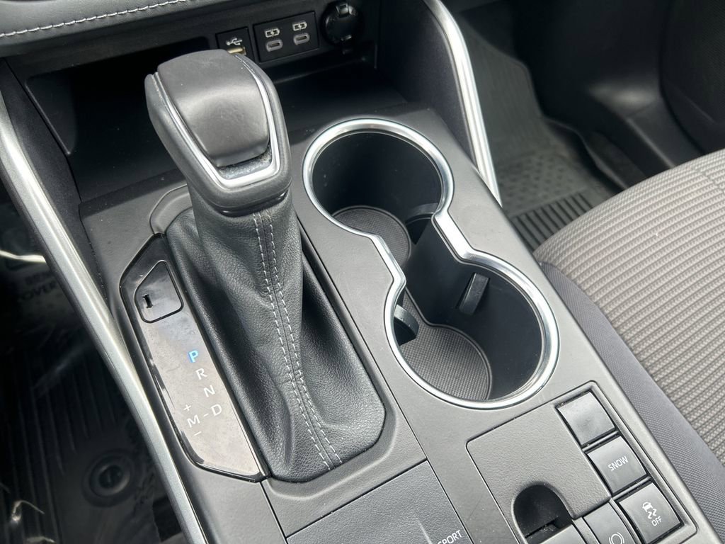 Used 2023 Toyota Highlander LE image 14