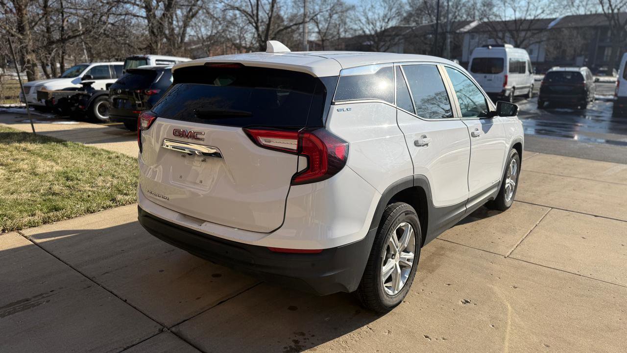 Used 2022 GMC Terrain SLE FWD image 7