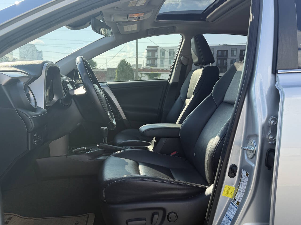 Used 2016 Toyota RAV4 Limited AWD/4WD image 16