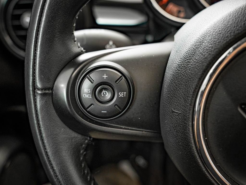 Used 2019 MINI Cooper 2-Door Hardtop FWD image 26