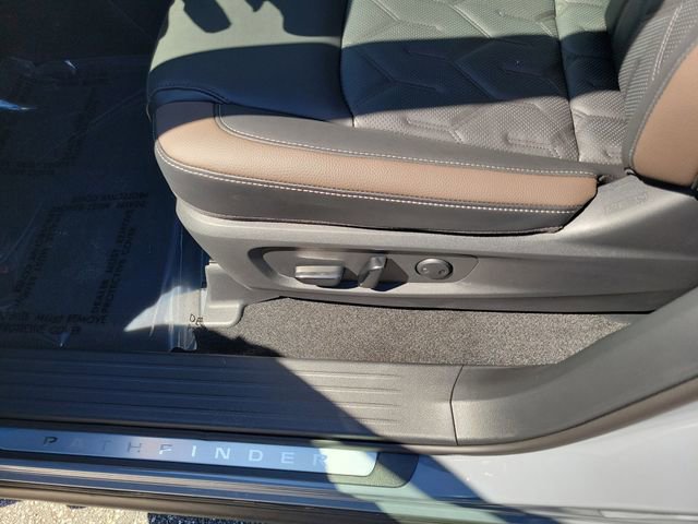 New 2026 Nissan Pathfinder Platinum w/ Cargo Package image 9