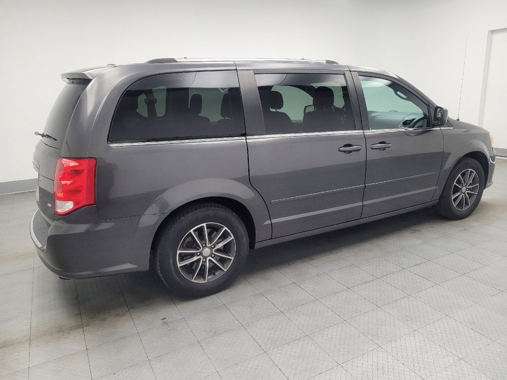 Used 2017 Dodge Grand Caravan SXT image 10